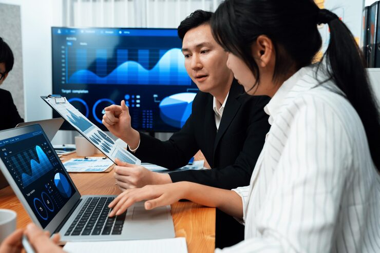 Implementasi Big Data Analytics untuk Pengambilan Keputusan Bisnis Bank