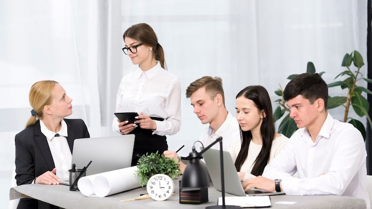 Leadership Essentials for Support Staff in Banking Sector