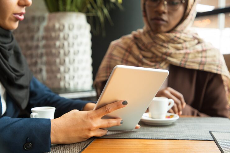 Personalisasi Layanan UUS Berbasis Data dan Nilai Syariah