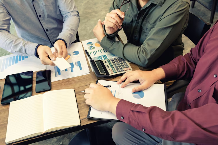 Strategi Optimasi Portofolio Kredit dan Alokasi Sektoral: Teknik menyusun komposisi portofolio kredit yang sehat dan seimbang sesuai arah makroekonomi.