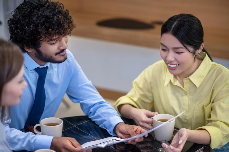 Humanizing the Bank: Mengasah Kecerdasan Emosional (EQ) Staf Perbankan untuk Menciptakan Pengalaman Nasabah yang Tak Tergantikan
