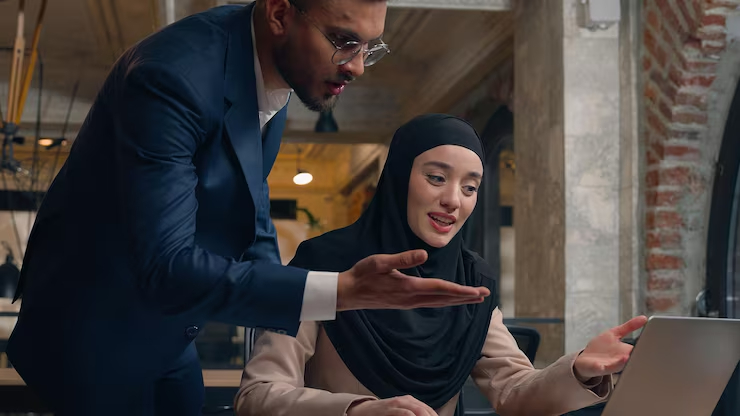Delivering Service Excellence and Digital Sharia Customer Experience to Win Competition against Conventional Bank Challengers