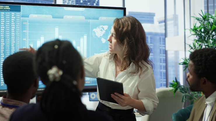 Strategic Influence System in Modern Banking Communication