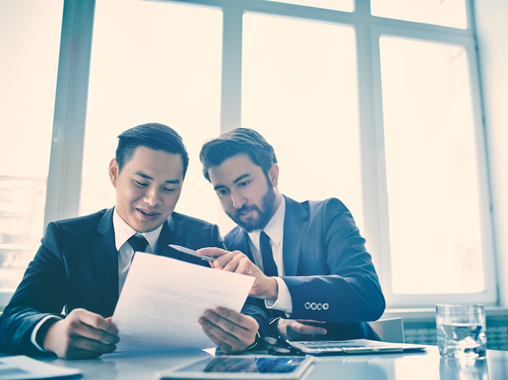 Audit Kepatuhan terhadap Regulasi OJK dan Penerapan Good Corporate Governance (GCG) di Industri Perbankan