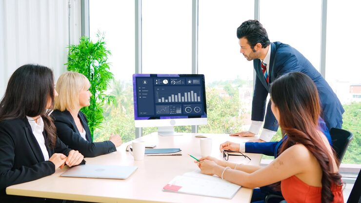People Analytics for Banking HR: Transformasi Pengambilan Keputusan SDM Berbasis Data dan Prediksi Turnover