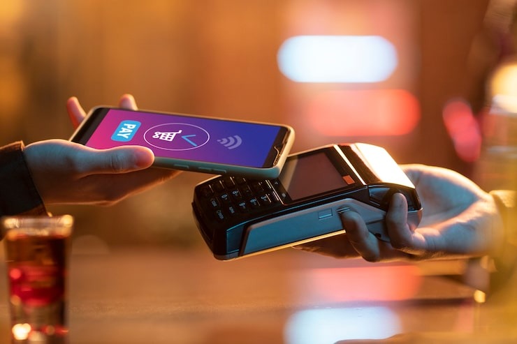 Transformasi Layanan Dana & Jasa Bank Menghadapi Era Fintech dan Neo Bank