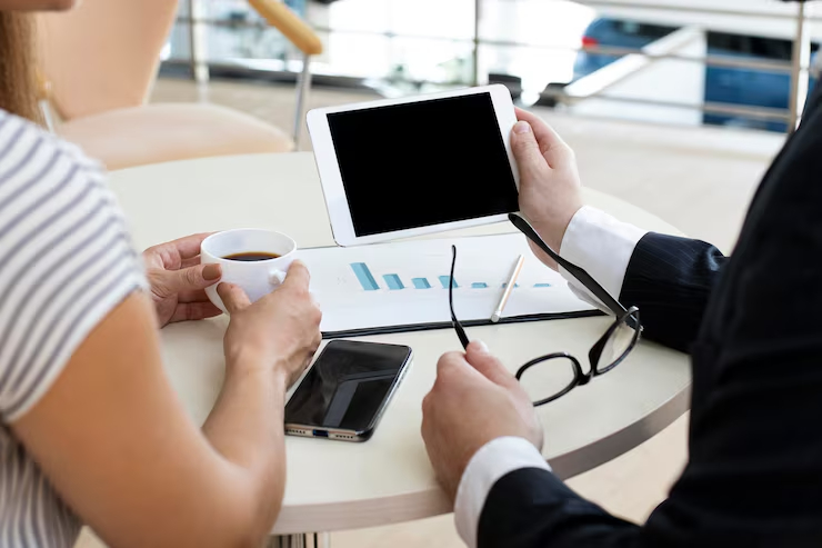 Managing Earnings Release and Financial Communication in Banking Industry