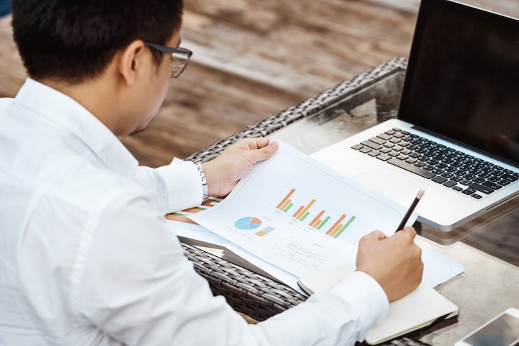 Penyelamatan Kredit Berbasis Data Analytics: Tinjauan Hukum terhadap Prediksi Risiko Non‑Performing Loan (NPL)
