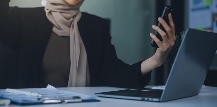 Smart Contract & Sharia Fintech Compliance: Mendigitalisasi Akad Muamalah tanpa Celah Riba dan Gharar
