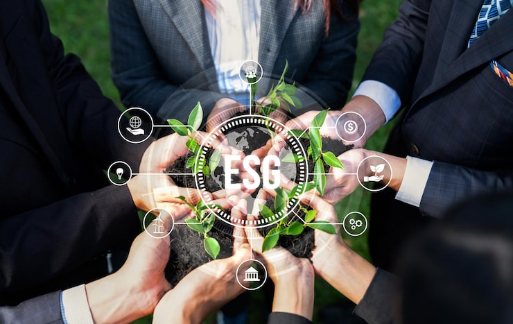 Integrasi Strategi ESG (Environmental, Social, Governance)