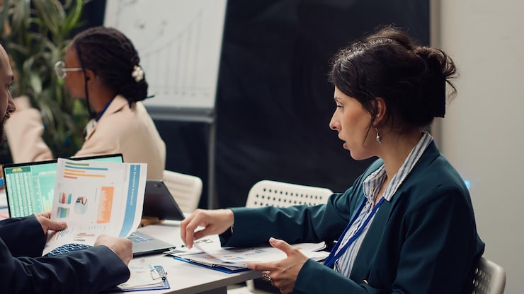 Leveraging HR Analytics to Improve Workforce Productivity and Performance in Banking Sector