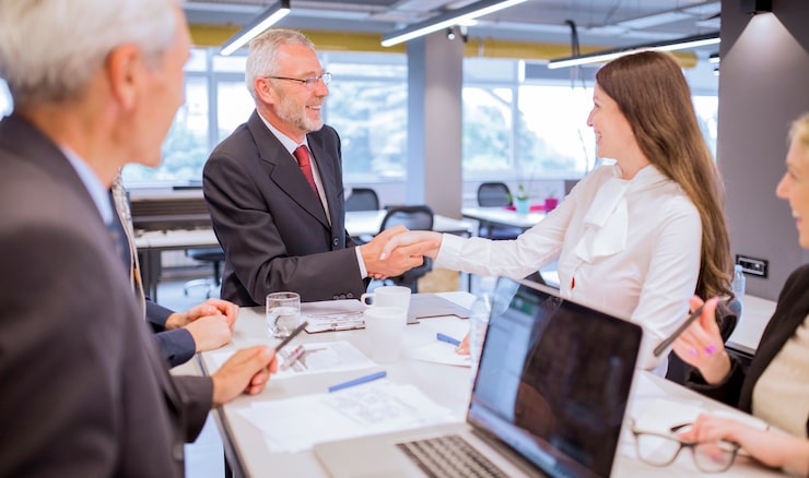 Advanced Corporate Communication and Stakeholder Trust Management in Banking