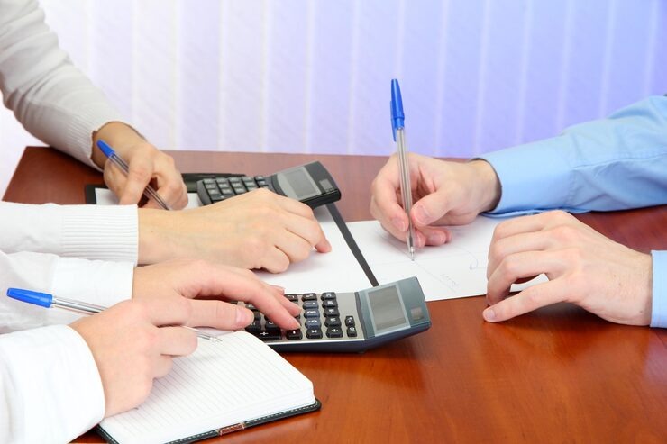 Regulasi OJK terkait Akuntansi Bank (POJK 18/2025 Transparansi dan Publikasi Laporan Bank)
