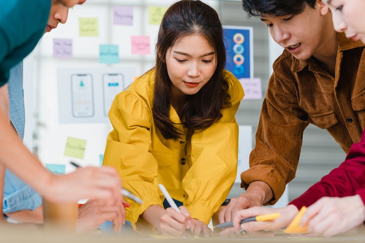 Strategi Pengembangan Kompetensi Generasi Milenial dan Gen Z di Perusahaan Swasta untuk Meningkatkan Engagement dan Retensi