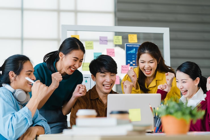 Mengelola Generasi Milenial dan Gen Z: Strategi SDM untuk Motivasi, Kolaborasi, dan Produktivitas Tim