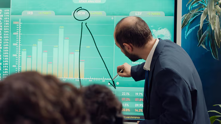 Predictive Liquidity & Scenario Intelligence: Pengambilan Keputusan Treasury Berbasis Forecasting Dinamis dan Scenario Modeling