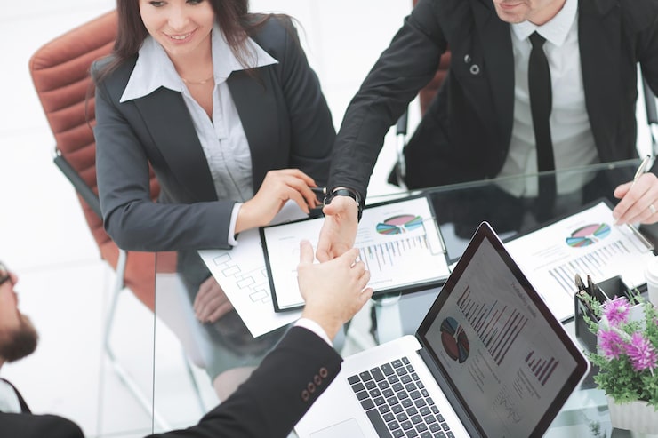 Hedging Strategy untuk Risiko Nilai Tukar & Suku Bunga