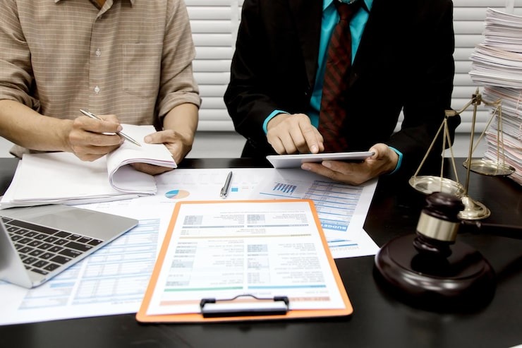 Drafting dan Review Kontrak Hukum Bank