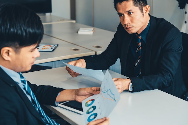 Memastikan Kesesuaian Ketentuan Internal Terhadap Regulasi yang Berlaku