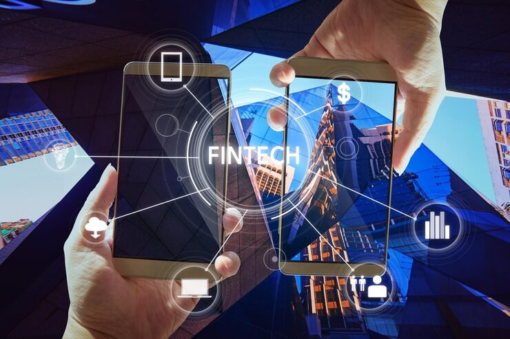 Transaksi Perbankan Digital dan Integrasi Multi-Channel