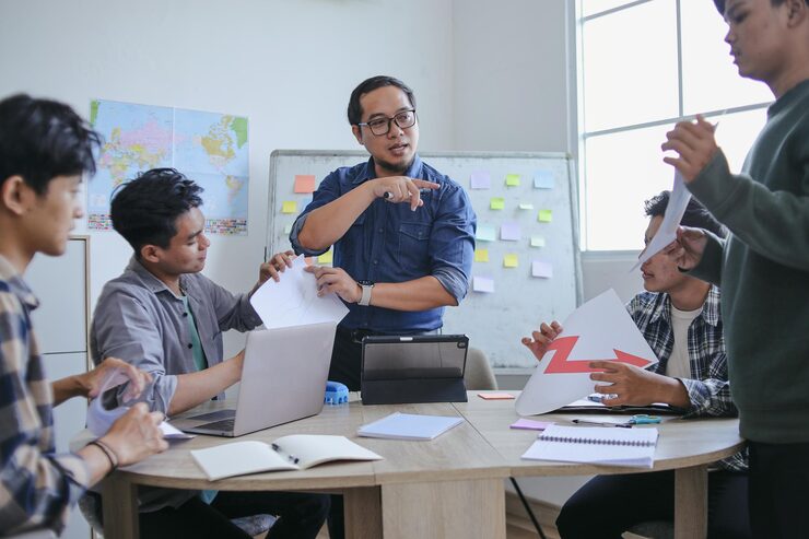 Reskilling dan Upskilling Karyawan: Mempersiapkan Workforce yang Adaptif untuk Tantangan Masa Depan
